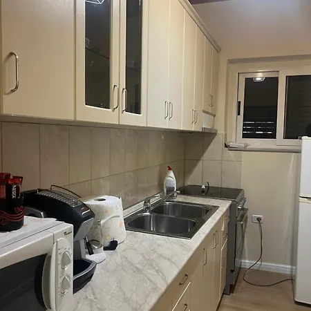 Villa Quiet Comfortable 3 Bedroom With Pool, Scutari *